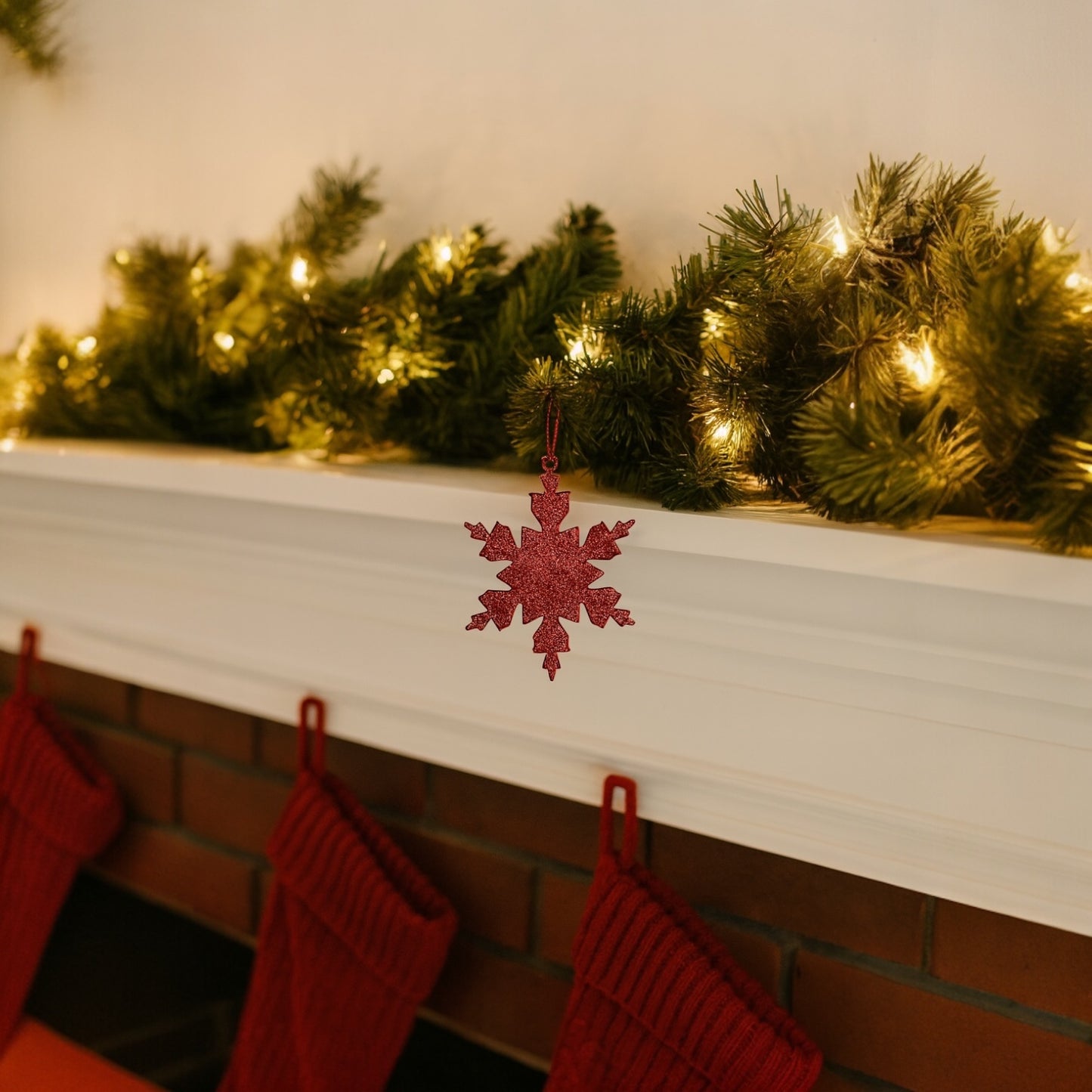 Kırmızı Simli Kar Tanesi Yılbaşı Süsü (10 Adet)