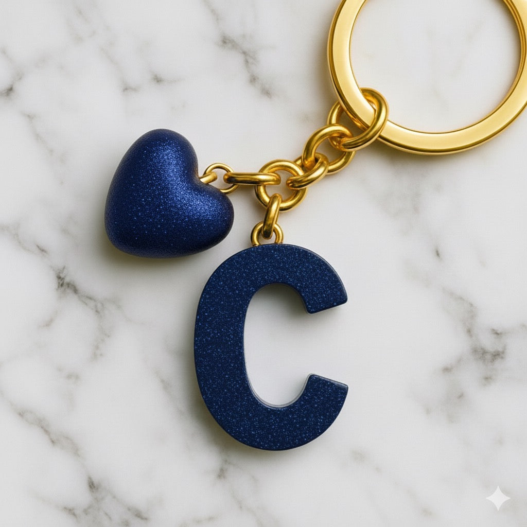C Harfi Reçine Anahtarlık – Renkli Kalp Detaylı – Kişiye Özel El Yapımı Harf Anahtarlık