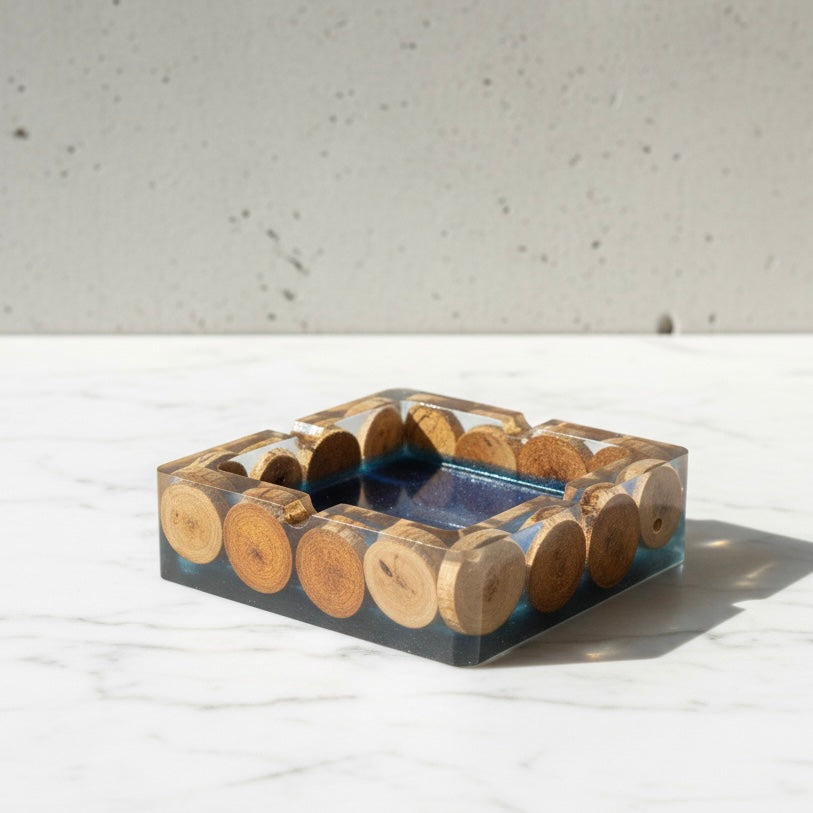 El Yapımı Reçine Küllük - Lacivert Epoksi ve Doğal Şarap Mantarı Tasarımlı Dekoratif Küllük
