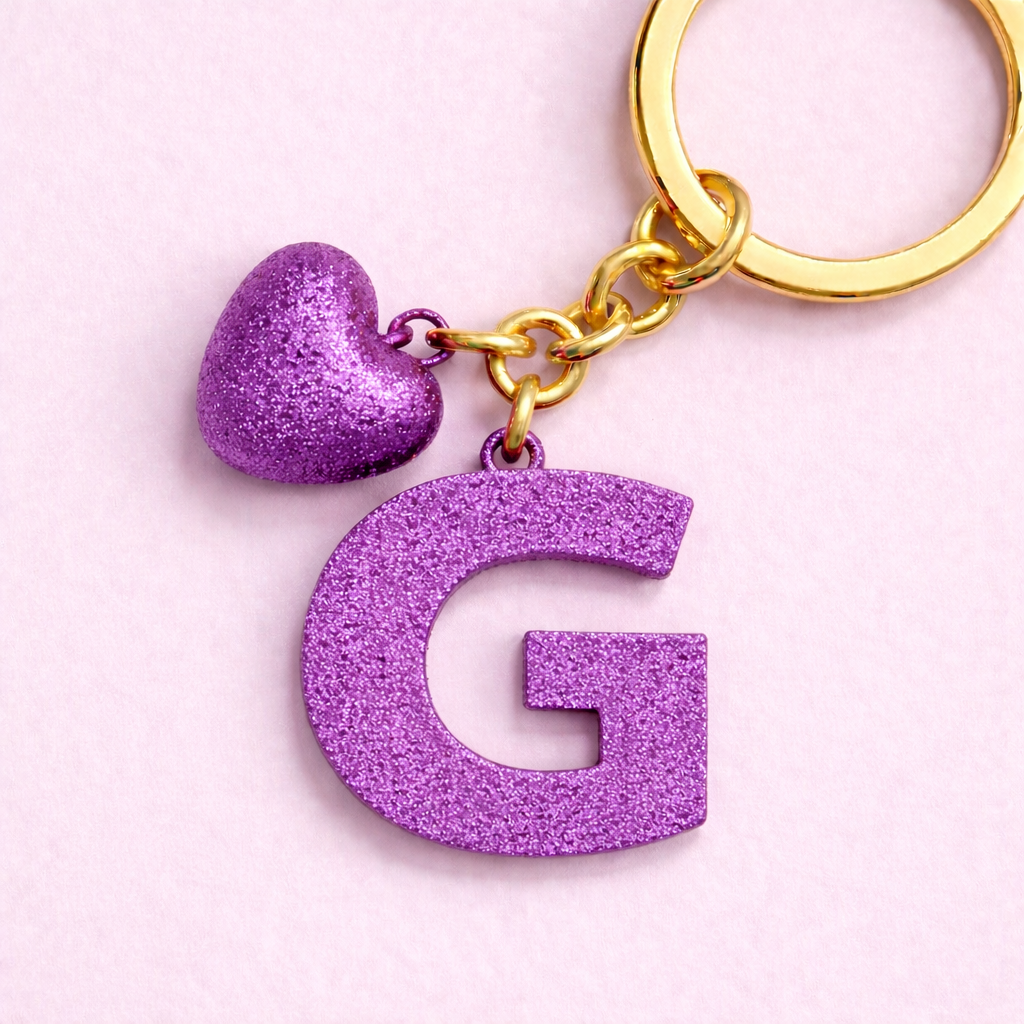 G letter handmade resin heart keychain, product view 4