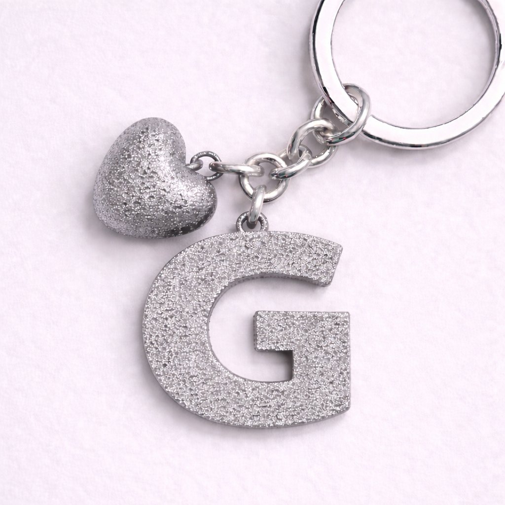 G letter handmade resin heart keychain, product view 3