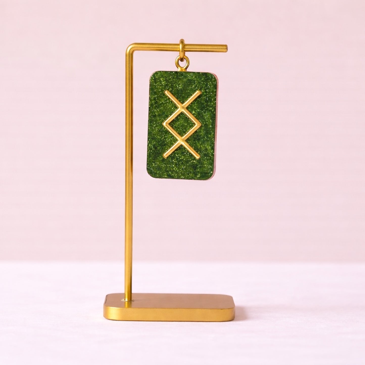 Ingwaz Rune Reçine Kolye Ucu - Potansiyel ve İçsel Büyüme Sembolü - Yeşil Işıltılı El Yapımı Mitolojik Takı - Verimlilik Tılsımı