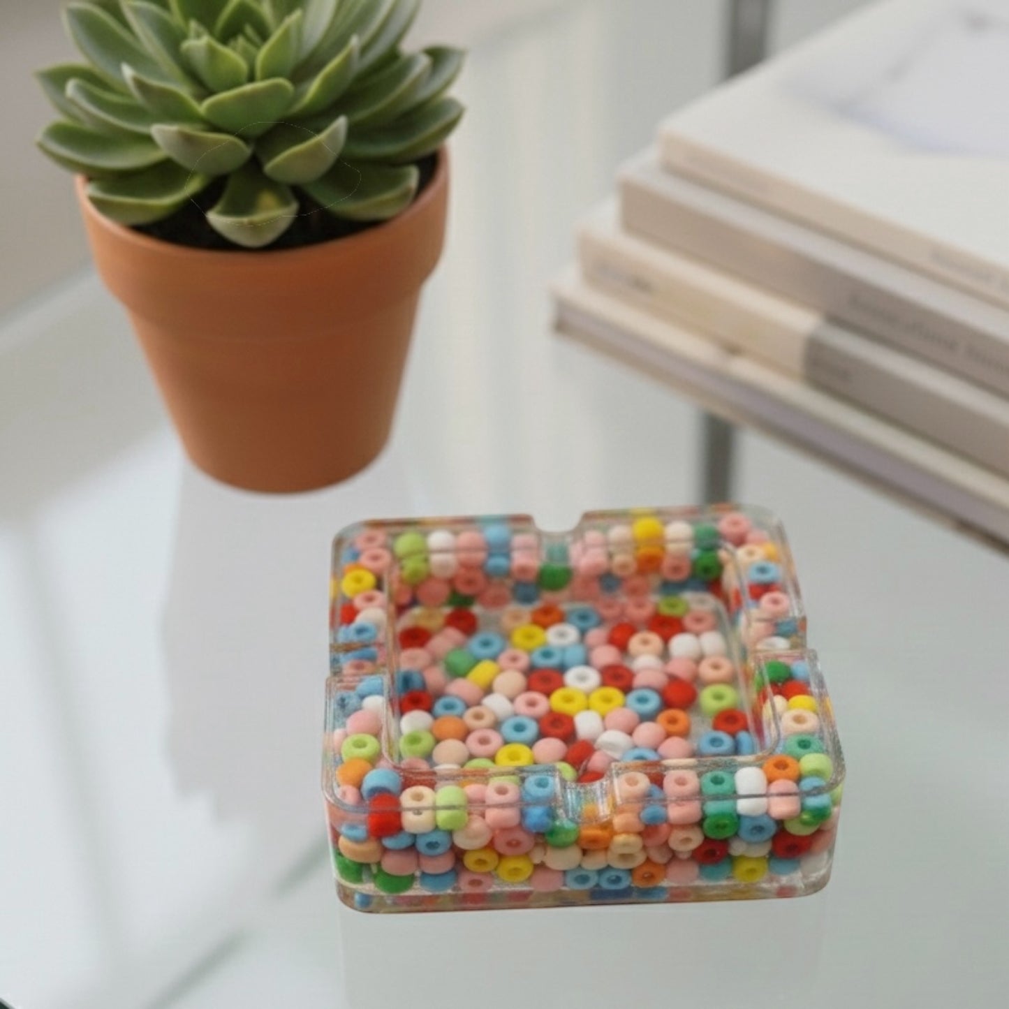 Renkli Boncuklu Reçine Küllük - El Yapımı Estetik Epoksi Kül Tablası