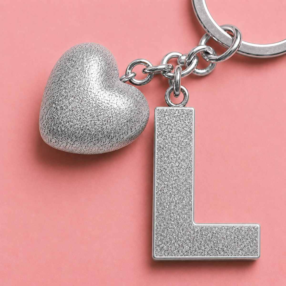 L letter handmade resin heart keychain, product view 3