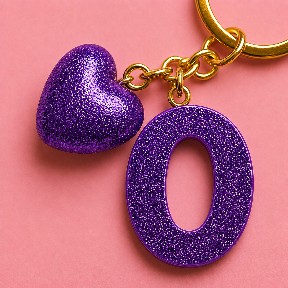 O letter handmade resin heart keychain, product view 4