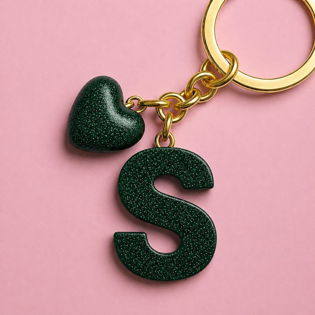 S letter handmade resin heart keychain, product view 3