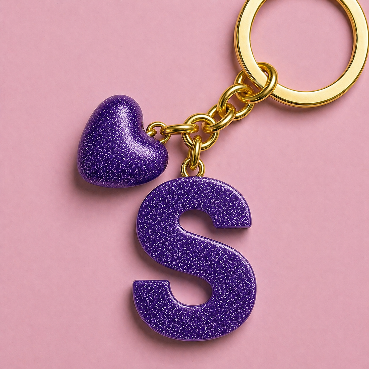 S letter handmade resin heart keychain, product view 7